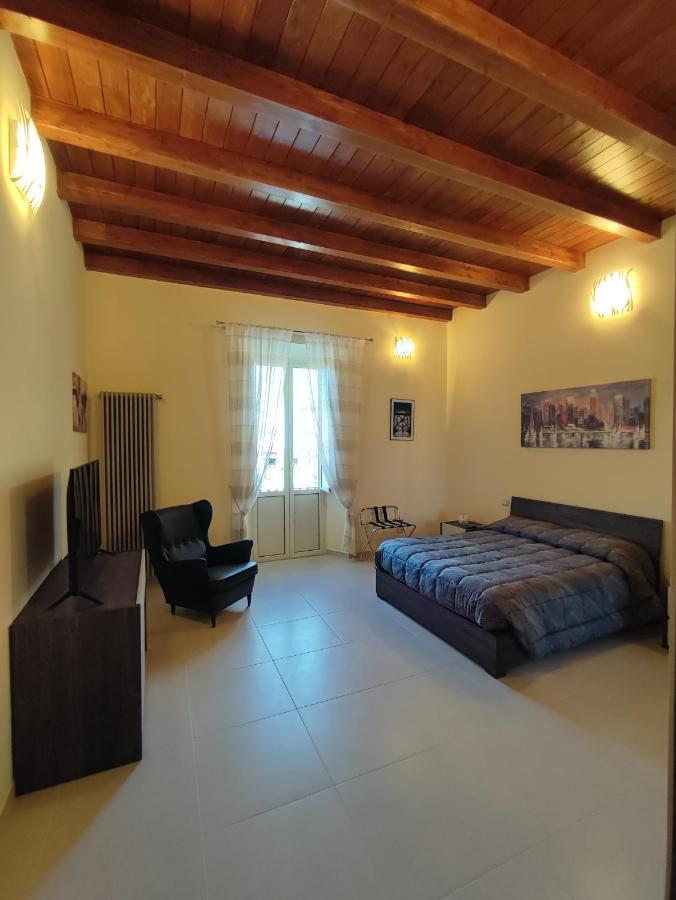 In Centro Rooms And Apartments Isola di Liri Екстер'єр фото