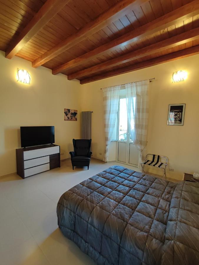 In Centro Rooms And Apartments Isola di Liri Екстер'єр фото