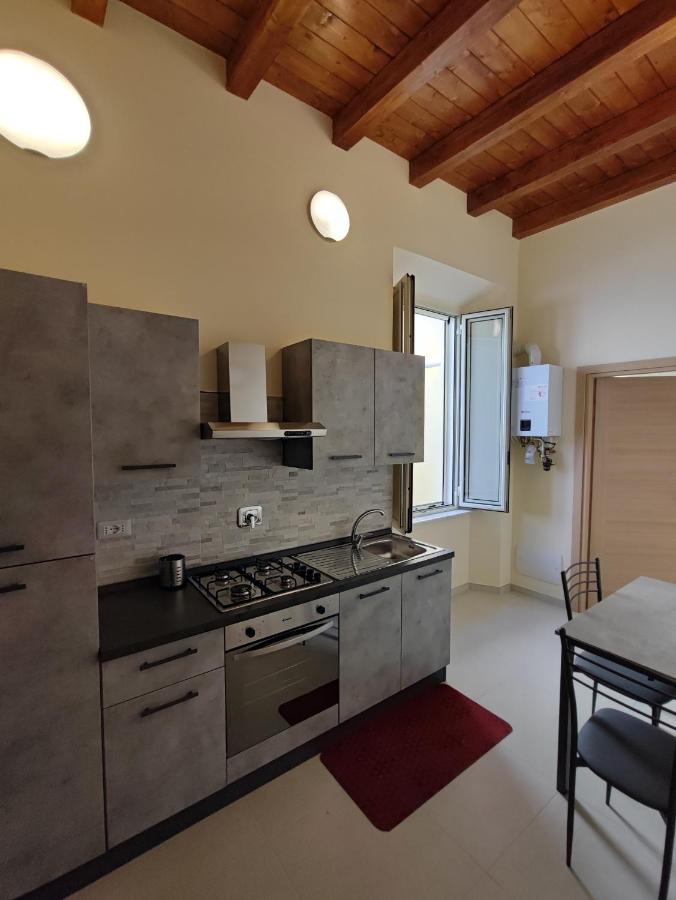 In Centro Rooms And Apartments Isola di Liri Екстер'єр фото