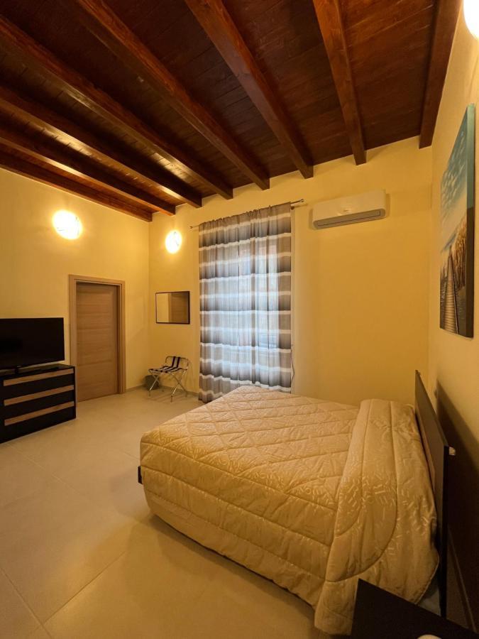 In Centro Rooms And Apartments Isola di Liri Екстер'єр фото