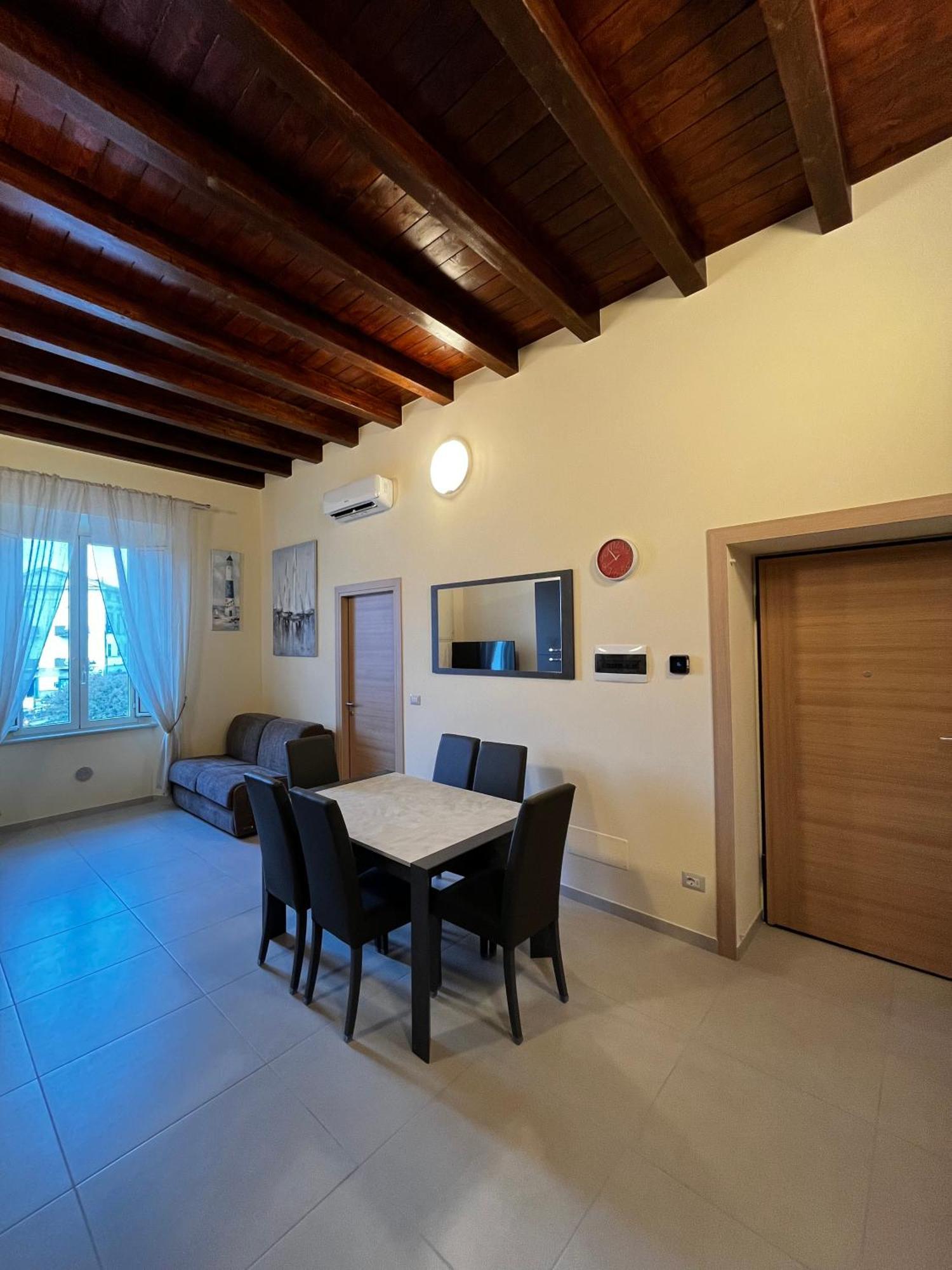 In Centro Rooms And Apartments Isola di Liri Екстер'єр фото