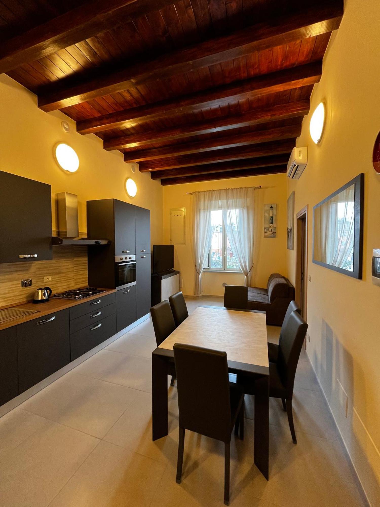 In Centro Rooms And Apartments Isola di Liri Екстер'єр фото