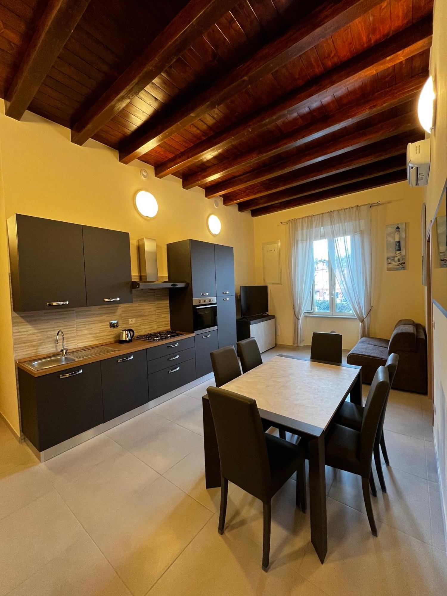 In Centro Rooms And Apartments Isola di Liri Екстер'єр фото