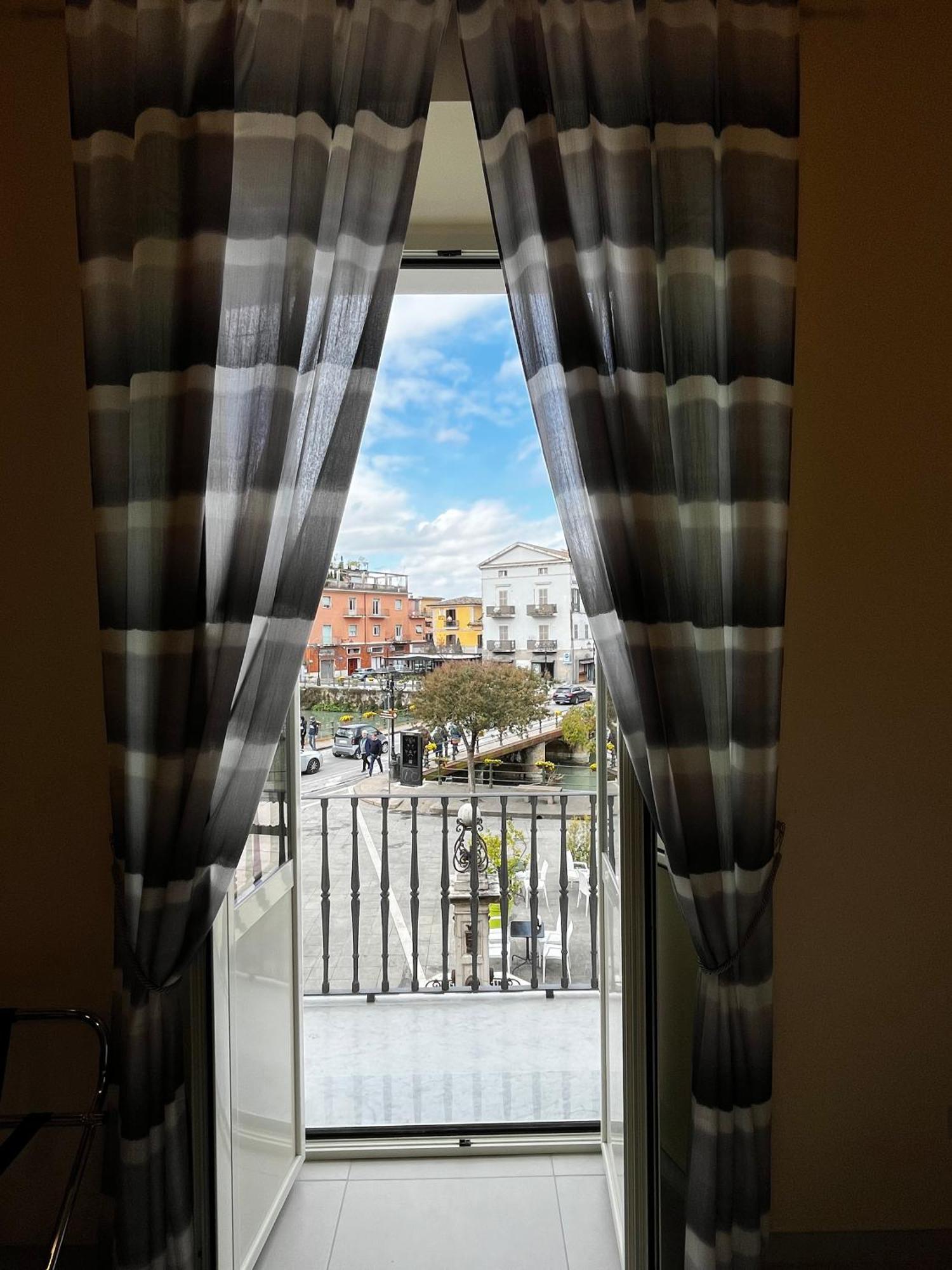 In Centro Rooms And Apartments Isola di Liri Екстер'єр фото