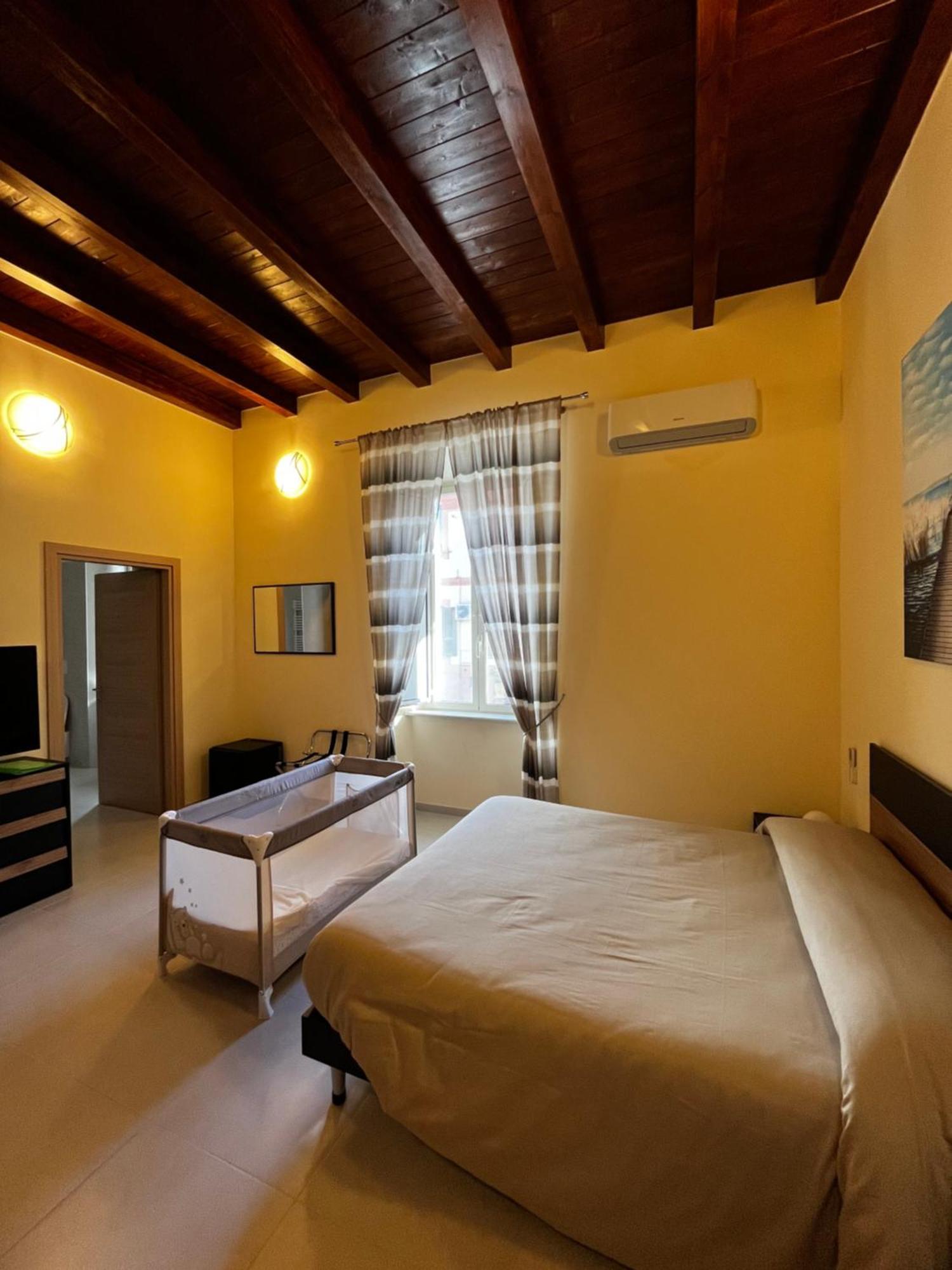 In Centro Rooms And Apartments Isola di Liri Екстер'єр фото
